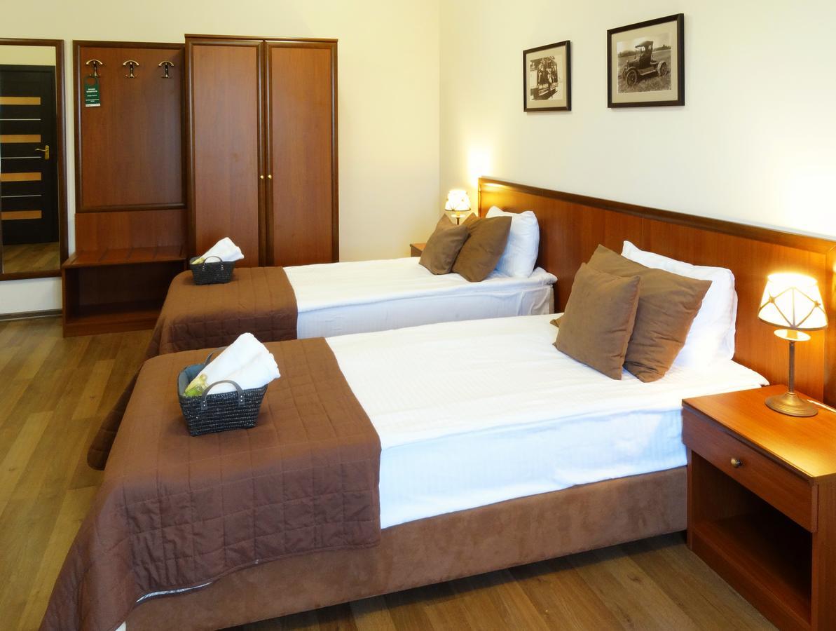 Henry Ford Mini Hotel Odessa Extérieur photo