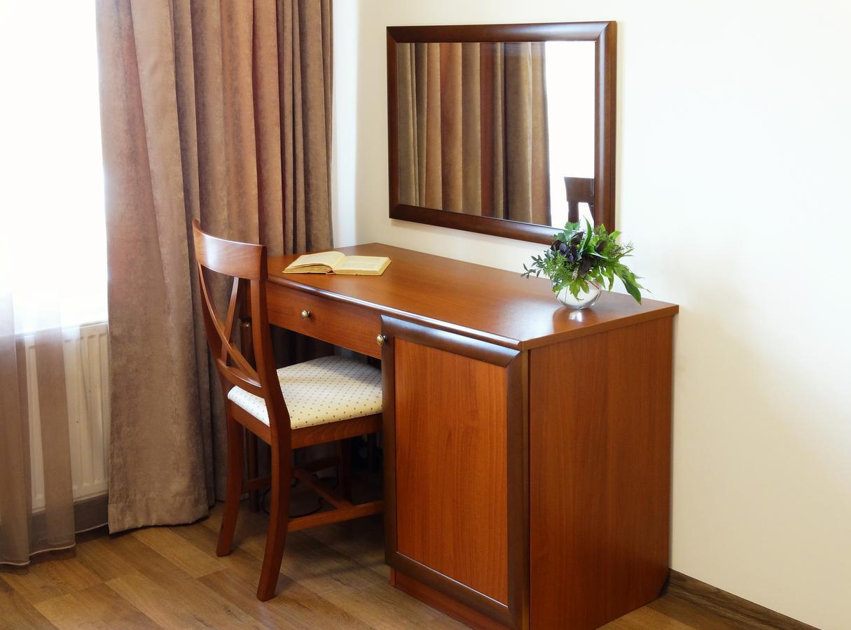 Henry Ford Mini Hotel Odessa Extérieur photo